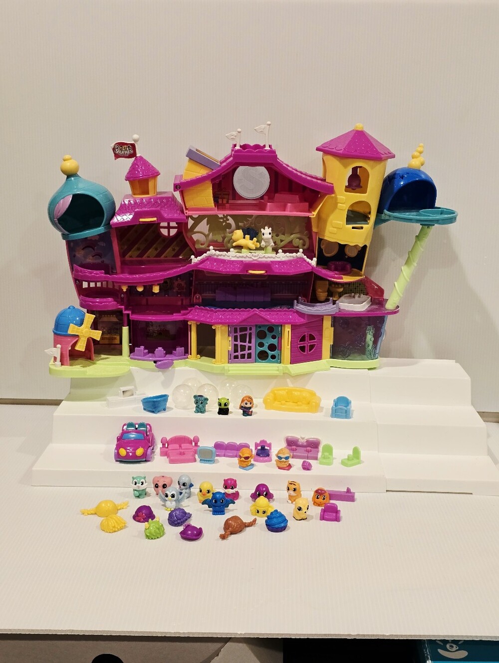 Squinkies Fun House Mansion Surprise 2012 Playset by Blip Toys Squinkie House